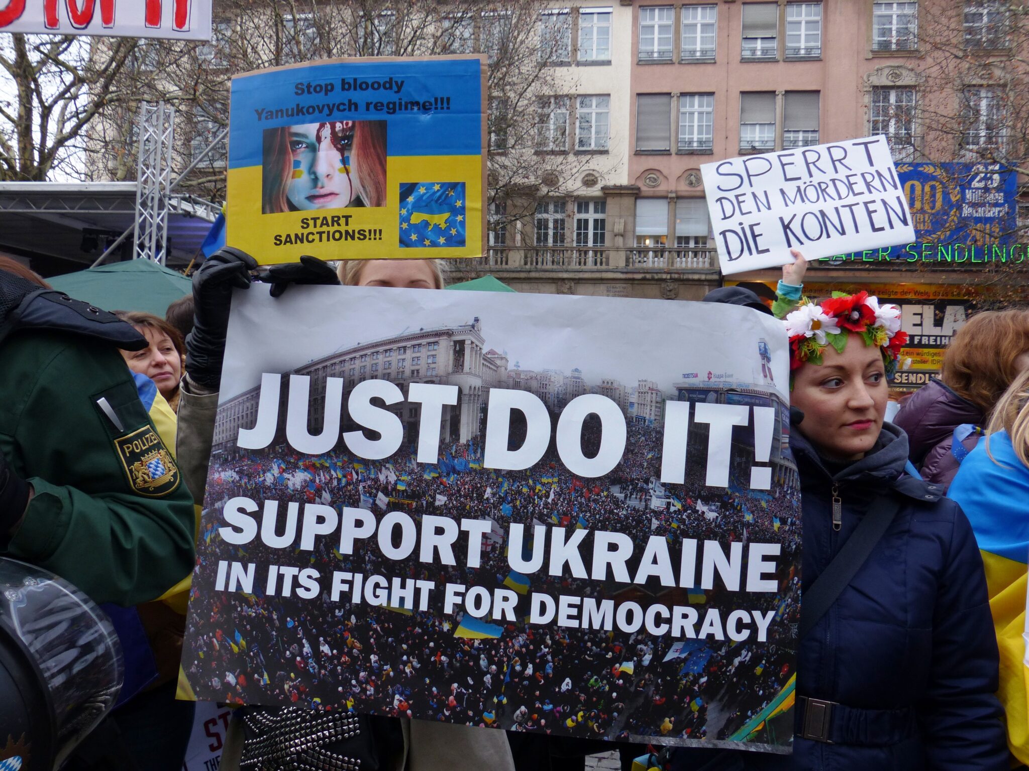 Anonymous guerra cibernetica alla Russia